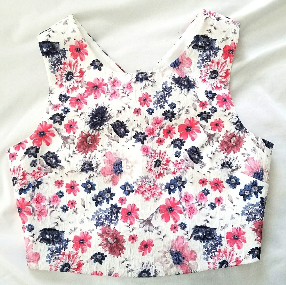 NWOT Crop Top